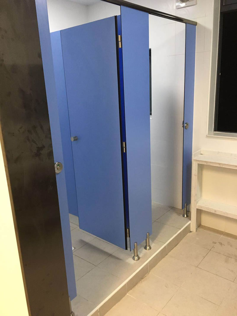 washroom partition