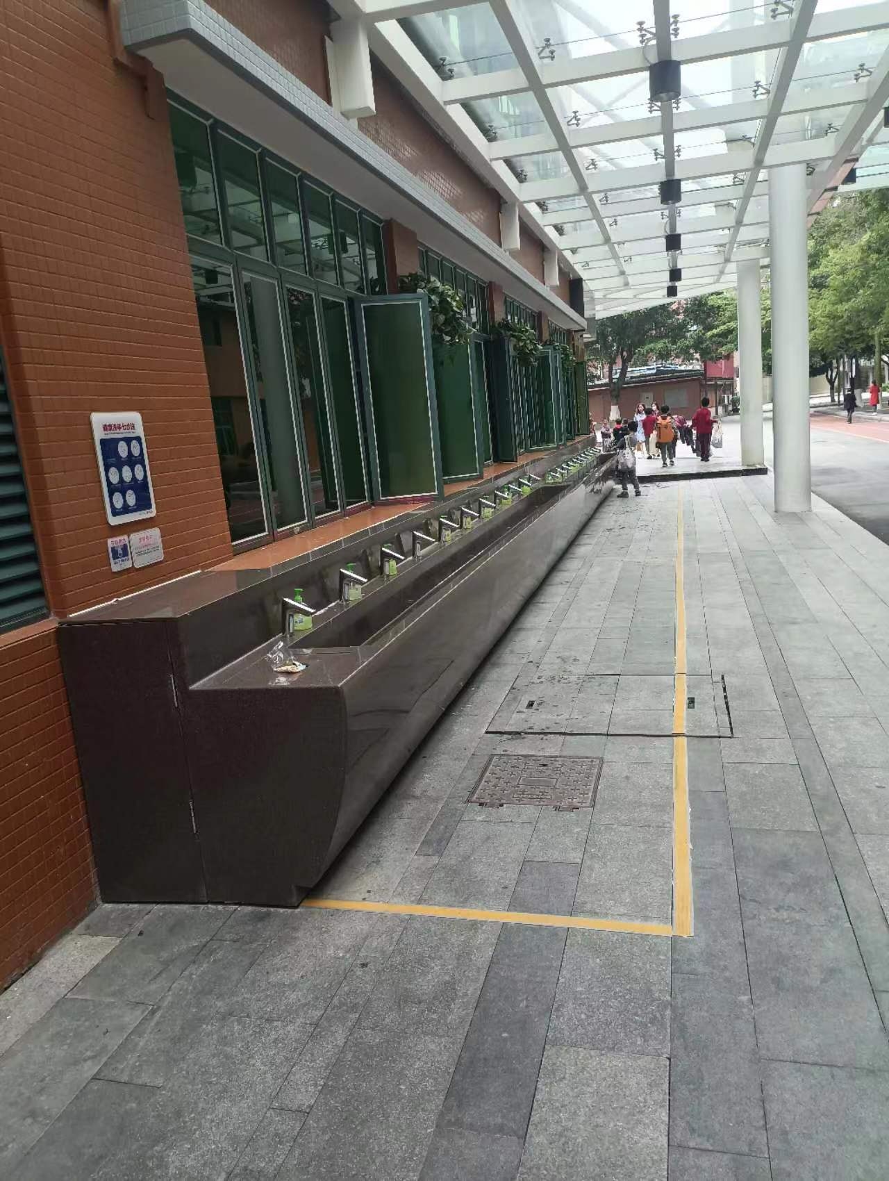 学校落地款长形一体洗手槽