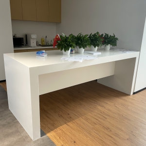 极简白色人造石岛台